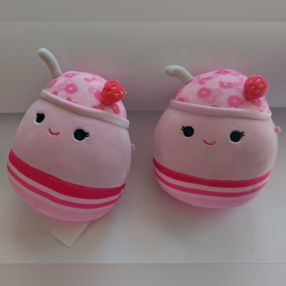Pink Strawberry Plush Toy Set SCENTED SQUISHMaLLOW X2 - Picture 1 of 2